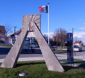 Monument en hommage aux commandos d'Afrique à Cravanche (photo R. Bernat)
