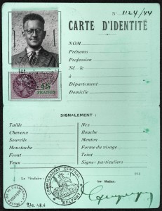 Carte d'identité de l' abbé Dufay prête à l'emploi. (Source : Musée de la Résistance et Déportation de Besançon.)